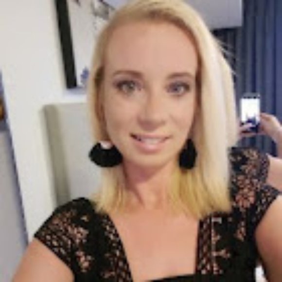 Meet your Posher, Amanda - Picture 2 of 2